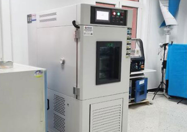 高低溫試驗(yàn)機(jī)